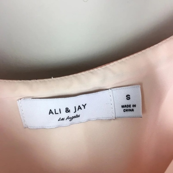 Ali & Jay | Pink Floral Button Down Dress - E35 - Picture 6 of 7